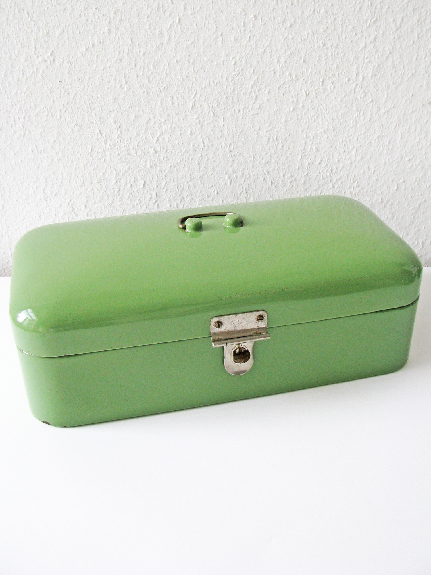 geëmailleerde broodtrommel